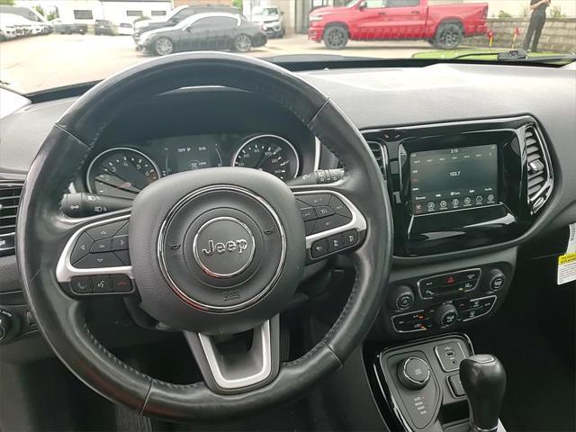 Photo of 2020 Diamond Black Crystal Pearlcoat Jeep Compass