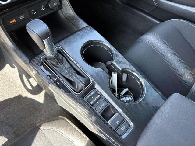 Photo of 2025 Platinum White Pearl Honda Civic