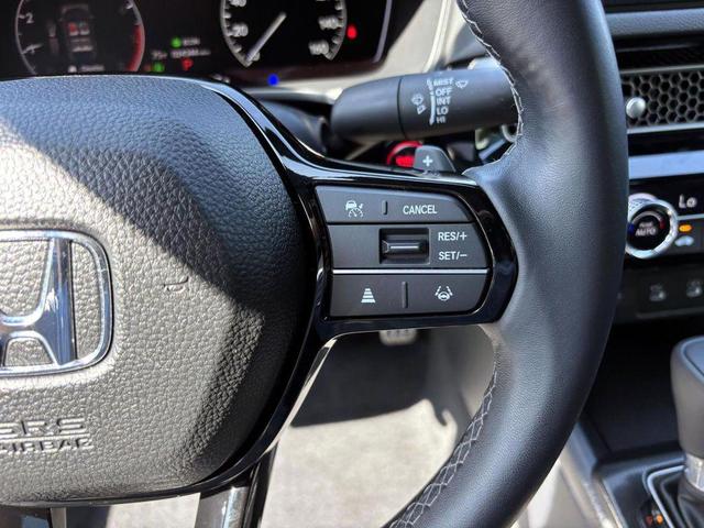 Photo of 2025 Platinum White Pearl Honda Civic