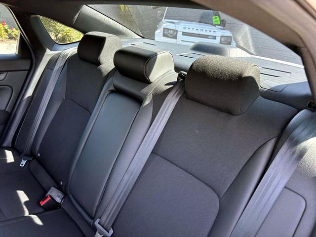 Photo of 2025 Platinum White Pearl Honda Civic