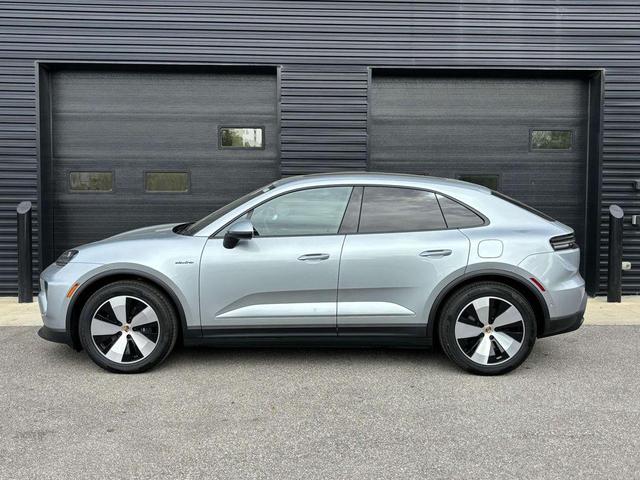 Photo of 2025 Dolomite Silver Metallic Porsche Macan