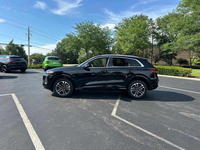 Photo of 2025 Mythos Black Metallic Audi Q5