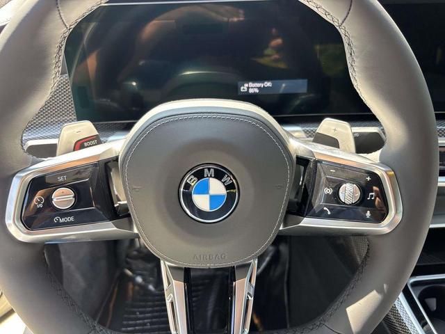 Photo of 2026 Alpine White BMW 760