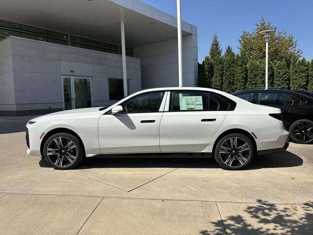 Photo of 2026 Alpine White BMW 760