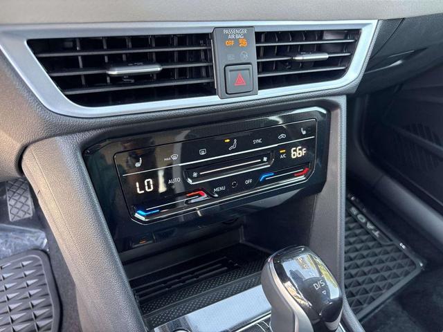 Photo of 2025 Gray Volkswagen Taos