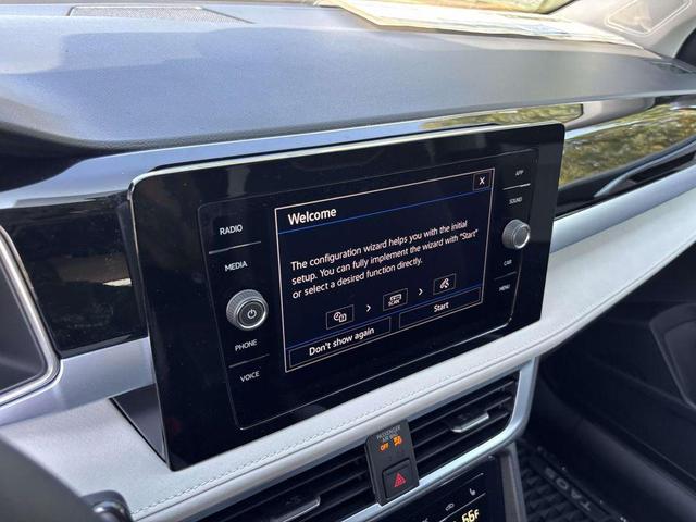 Photo of 2025 Gray Volkswagen Taos