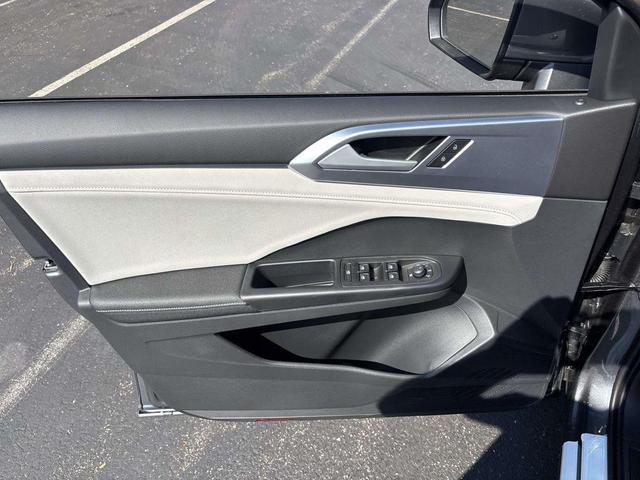 Photo of 2025 Gray Volkswagen Taos