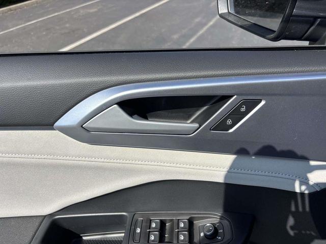 Photo of 2025 Gray Volkswagen Taos