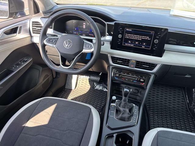Photo of 2025 Gray Volkswagen Taos