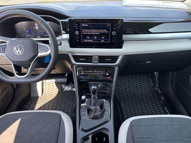Photo of 2025 Gray Volkswagen Taos