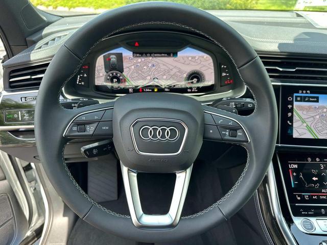Photo of 2025 Glacier White Audi Q7
