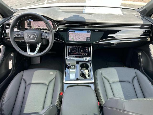 Photo of 2025 Glacier White Audi Q7