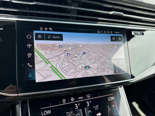 Photo of 2025 Glacier White Audi Q7