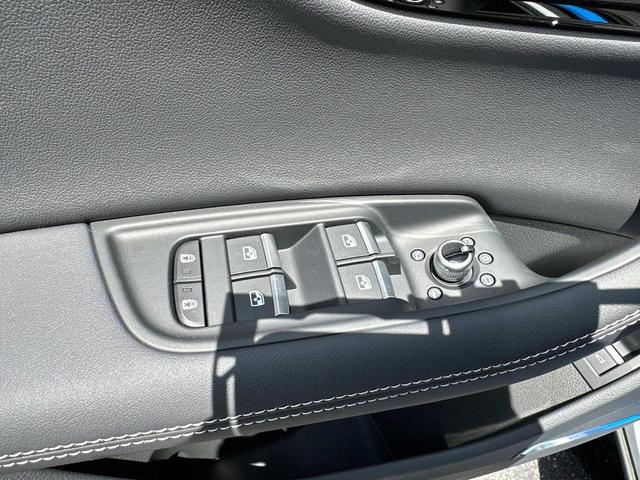 Photo of 2025 Glacier White Audi Q7