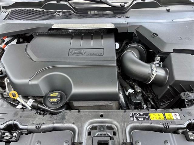Photo of 2025 White Land Rover Range Rover Evoque