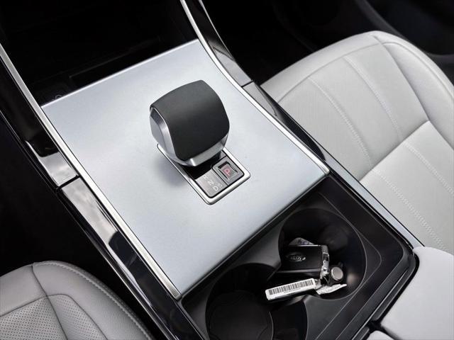 Photo of 2025 White Land Rover Range Rover Evoque