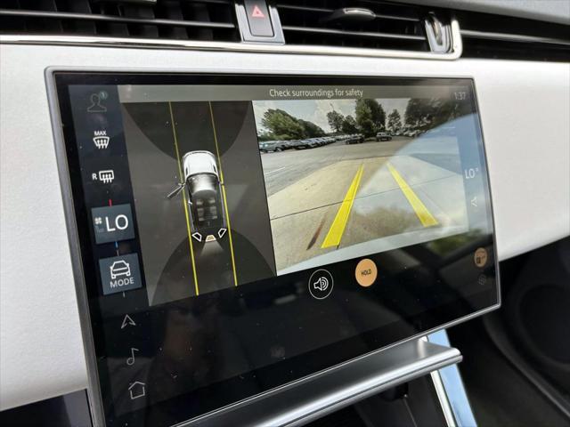 Photo of 2025 White Land Rover Range Rover Evoque