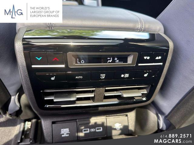 Photo of 2024 Lunar Silver Metallic Acura MDX