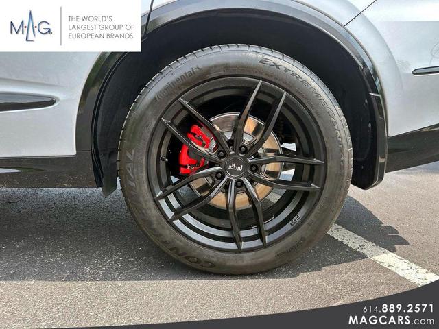 Photo of 2024 Lunar Silver Metallic Acura MDX