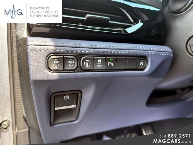 Photo of 2024 Lunar Silver Metallic Acura MDX