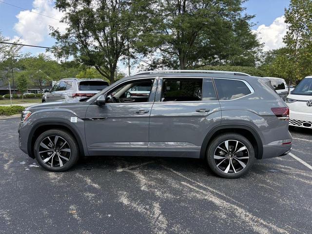 Photo of 2026 Pure Gray Volkswagen Atlas