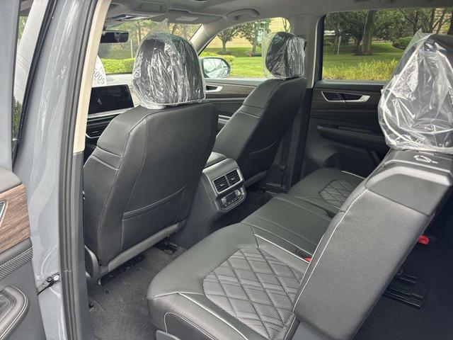 Photo of 2026 Pure Gray Volkswagen Atlas