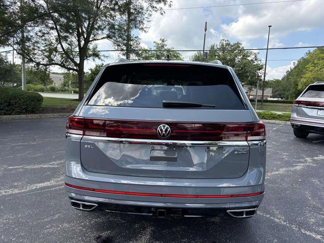 Photo of 2026 Pure Gray Volkswagen Atlas