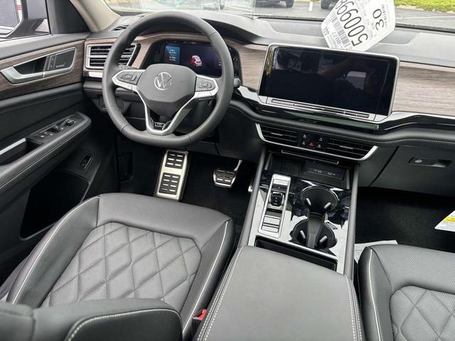 Photo of 2026 Pure Gray Volkswagen Atlas