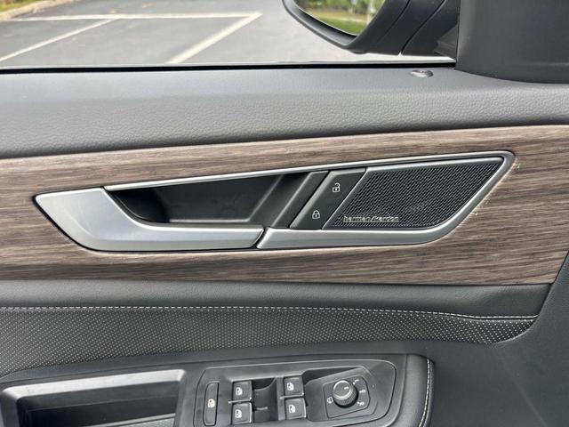 Photo of 2026 Pure Gray Volkswagen Atlas