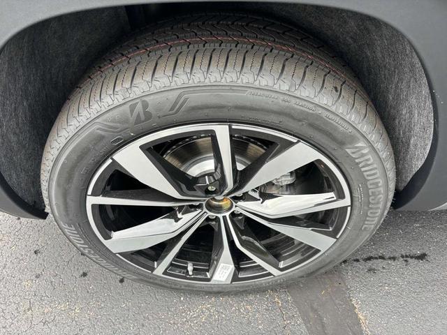 Photo of 2026 Pure Gray Volkswagen Atlas
