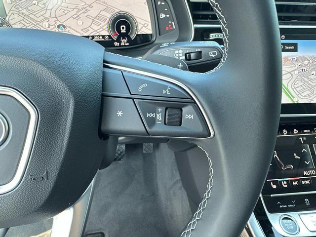 Photo of 2025 Mythos Black Metallic Audi Q7