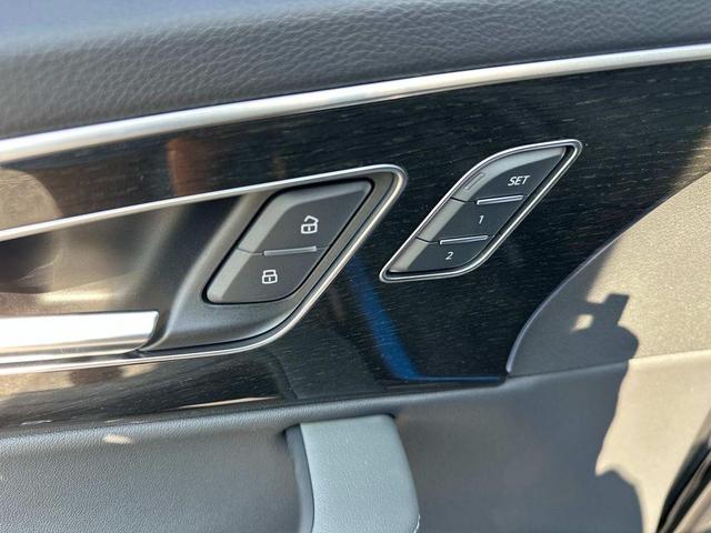 Photo of 2025 Mythos Black Metallic Audi Q7