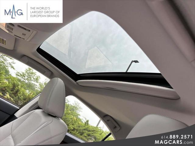 Photo of 2015 Ultra White Lexus ES 350