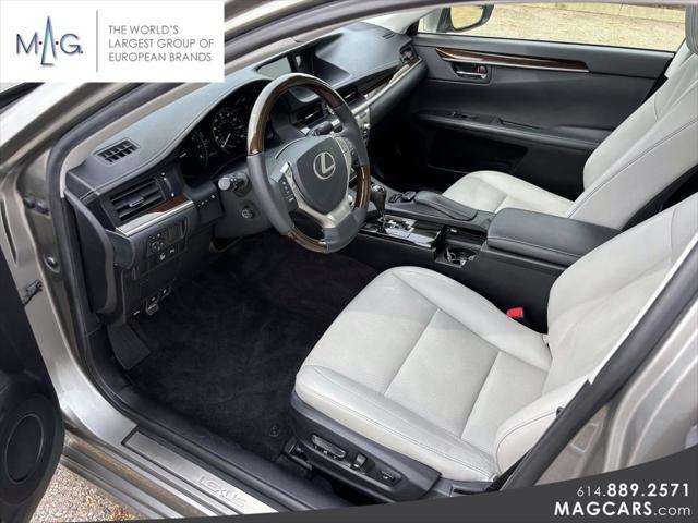 Photo of 2015 Ultra White Lexus ES 350
