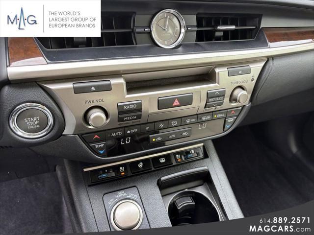 Photo of 2015 Ultra White Lexus ES 350
