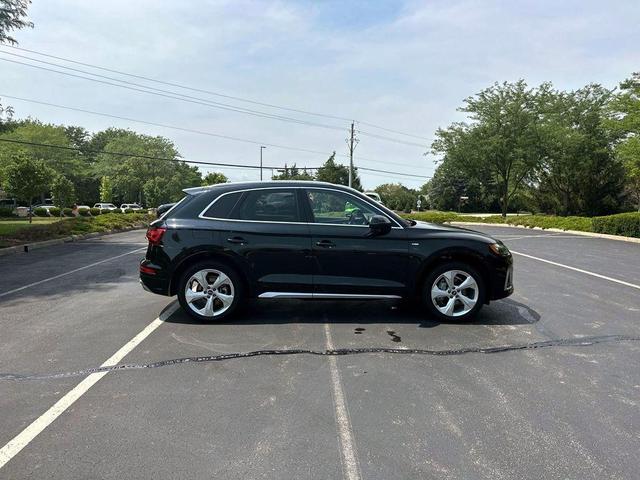 Photo of 2022 Mythos Black Metallic Audi Q5