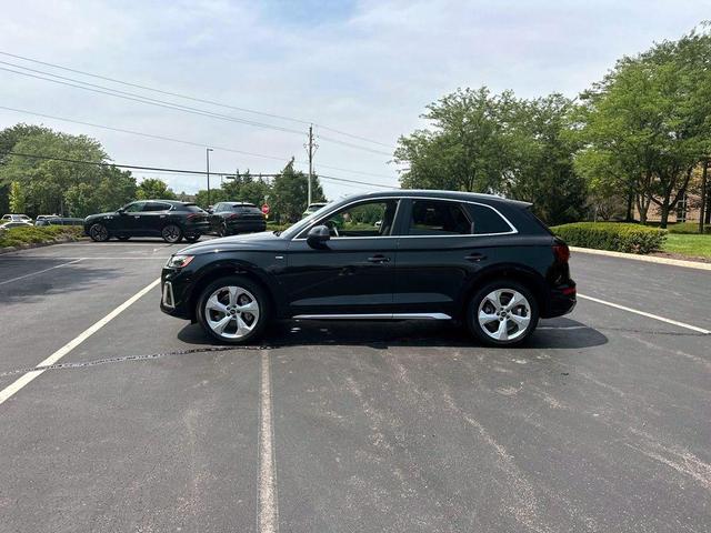 Photo of 2022 Mythos Black Metallic Audi Q5