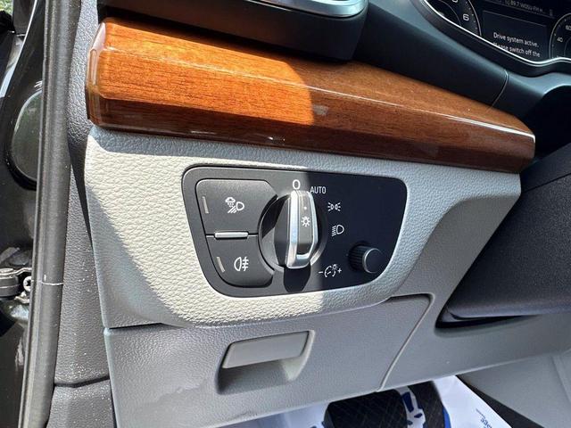 Photo of 2022 Mythos Black Metallic Audi Q5
