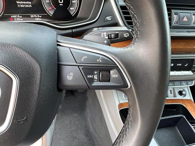 Photo of 2022 Mythos Black Metallic Audi Q5