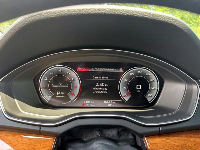 Photo of 2022 Mythos Black Metallic Audi Q5