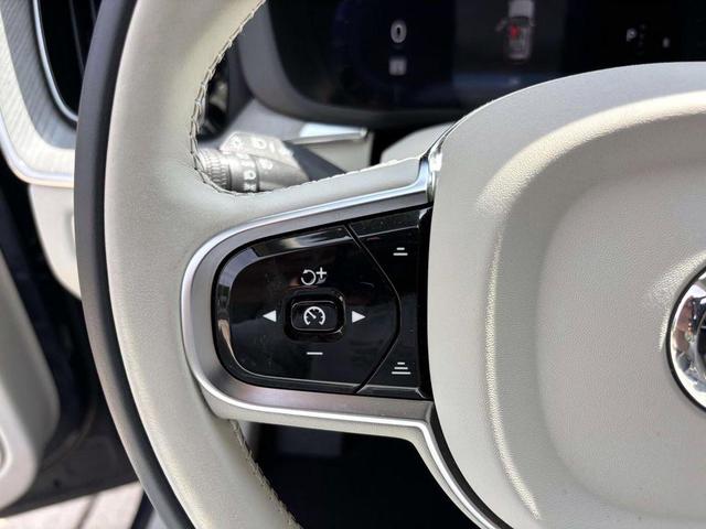 Photo of 2025 Denim Blue Metallic Volvo XC60