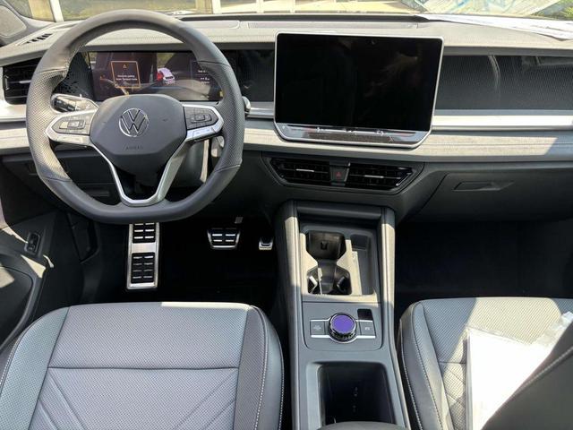 Photo of 2025 Platinum Gray Metallic Volkswagen Tiguan