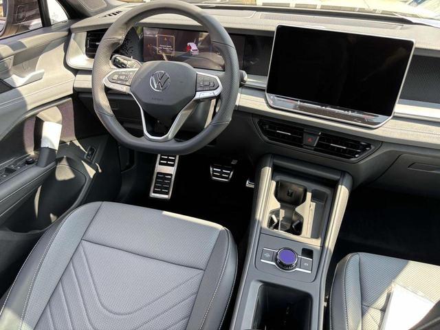 Photo of 2025 Platinum Gray Metallic Volkswagen Tiguan