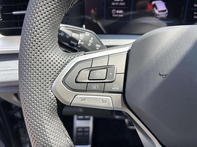 Photo of 2025 Platinum Gray Metallic Volkswagen Tiguan