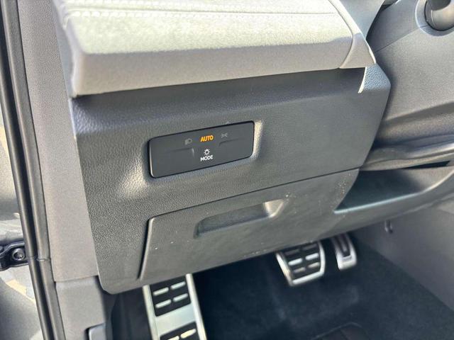 Photo of 2025 Platinum Gray Metallic Volkswagen Tiguan