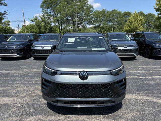 Photo of 2025 Platinum Gray Metallic Volkswagen Tiguan