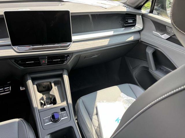 Photo of 2025 Platinum Gray Metallic Volkswagen Tiguan