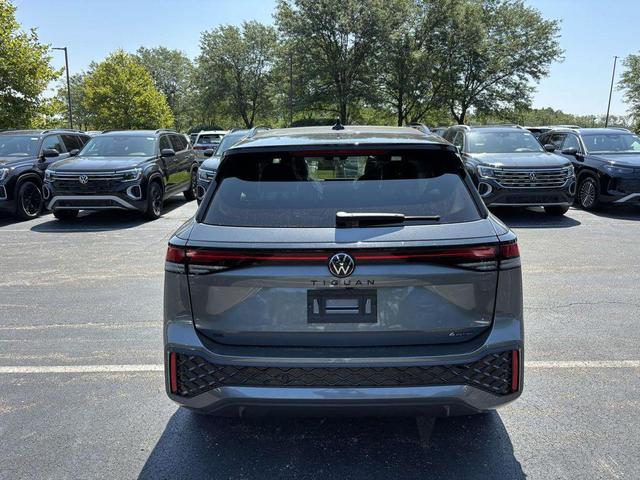Photo of 2025 Platinum Gray Metallic Volkswagen Tiguan