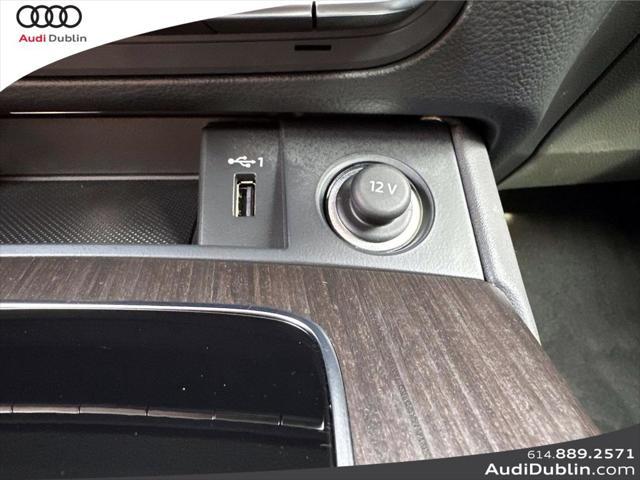 Photo of 2025 Mythos Black Metallic Audi Q5