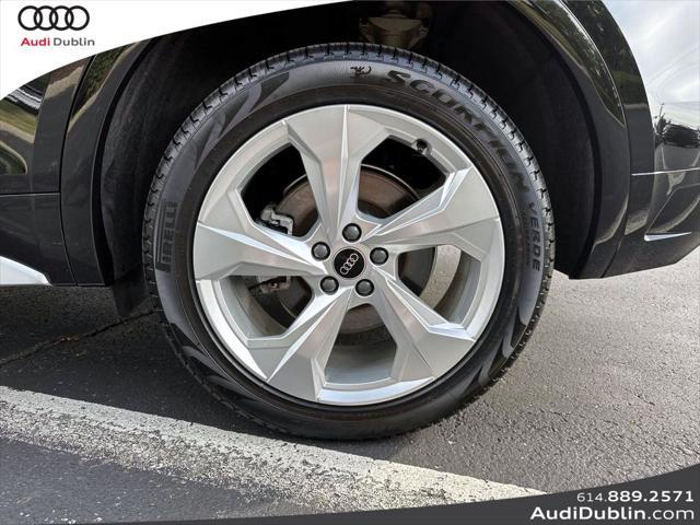 Photo of 2025 Mythos Black Metallic Audi Q5